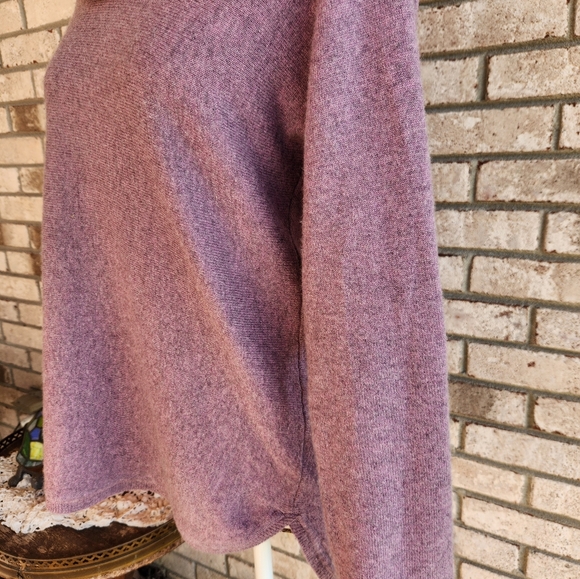 Max Studio 100% Cashmere purple cowl neck pull-over sweater L - Picture 3 of 11